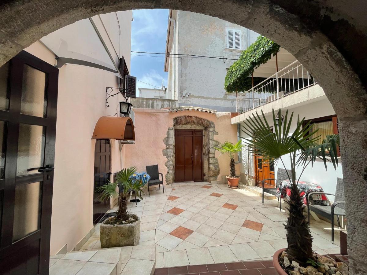Casa Di Nives Apartment Krk Town Bagian luar foto