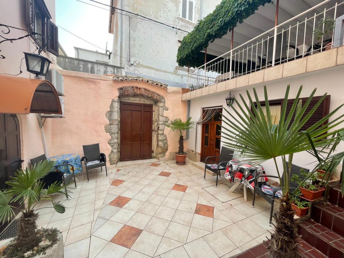 Casa Di Nives Apartment Krk Town Bagian luar foto
