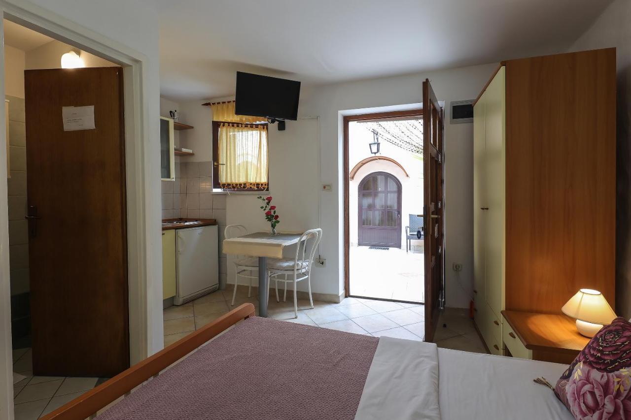 Casa Di Nives Apartment Krk Town Bagian luar foto